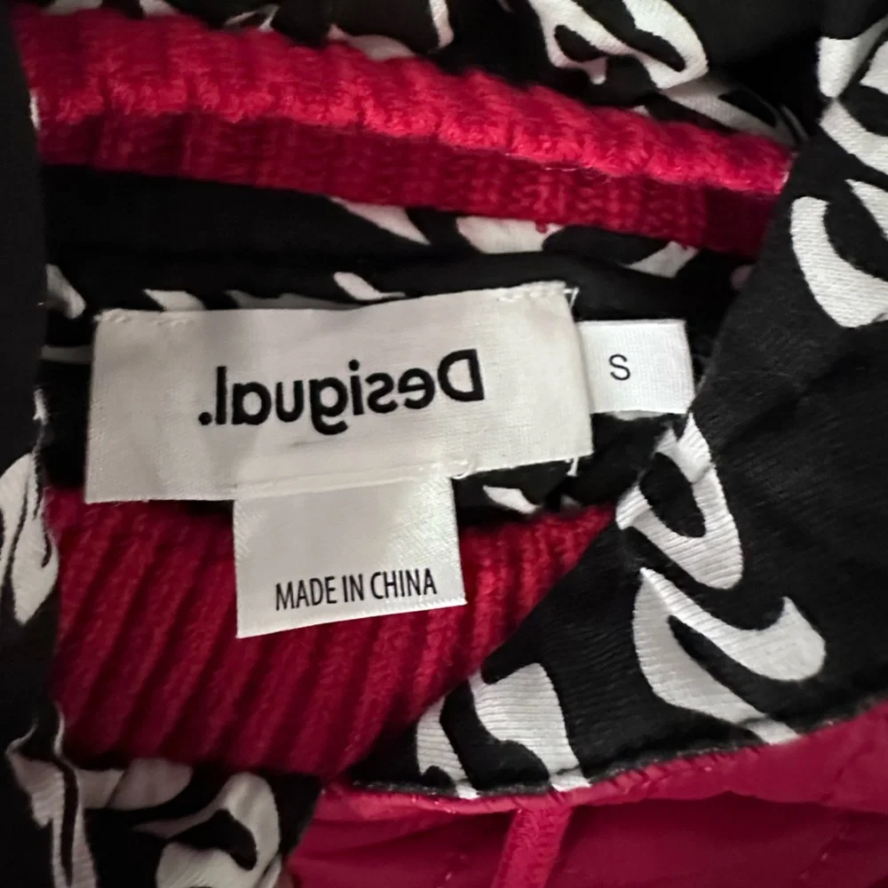 Desigual Women's Red Cropped Quilted Padded Hooded Jacket Size Small - Picture 12 of 12